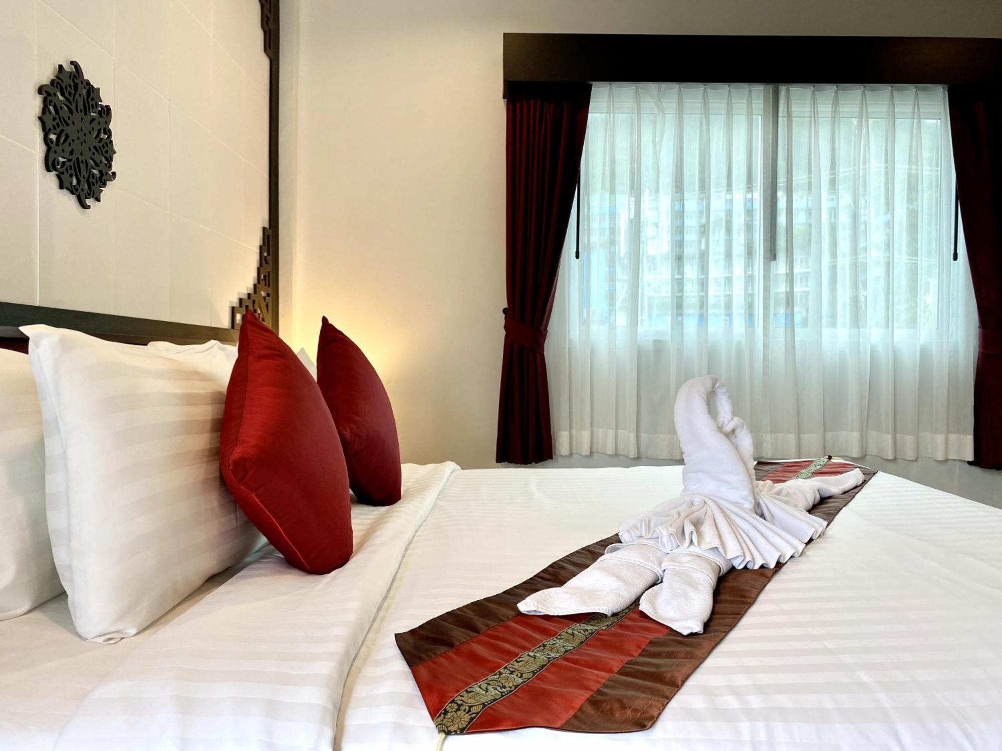 Sunray Beach Hotel Patong Kültér fotó