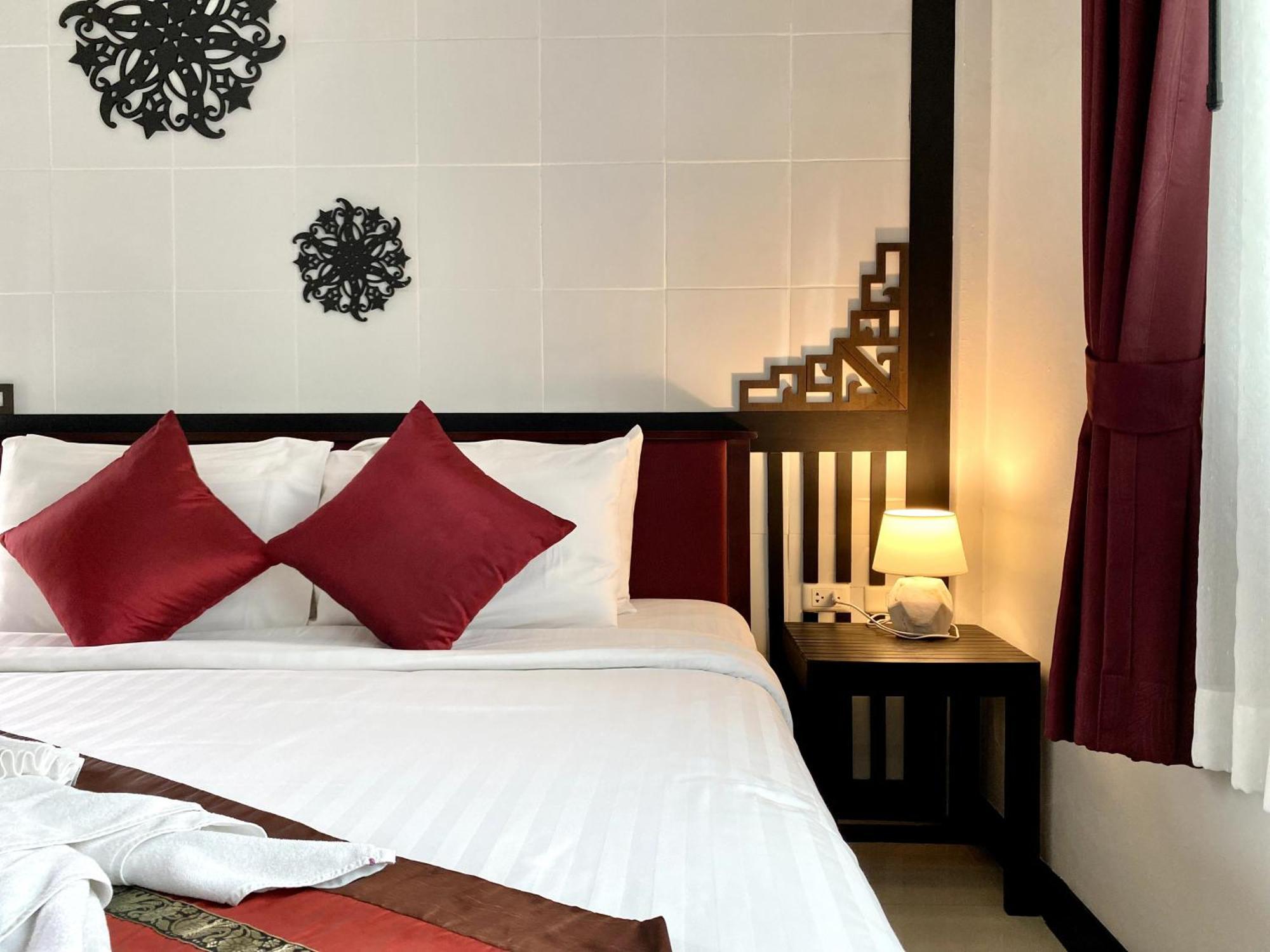 Sunray Beach Hotel Patong Kültér fotó
