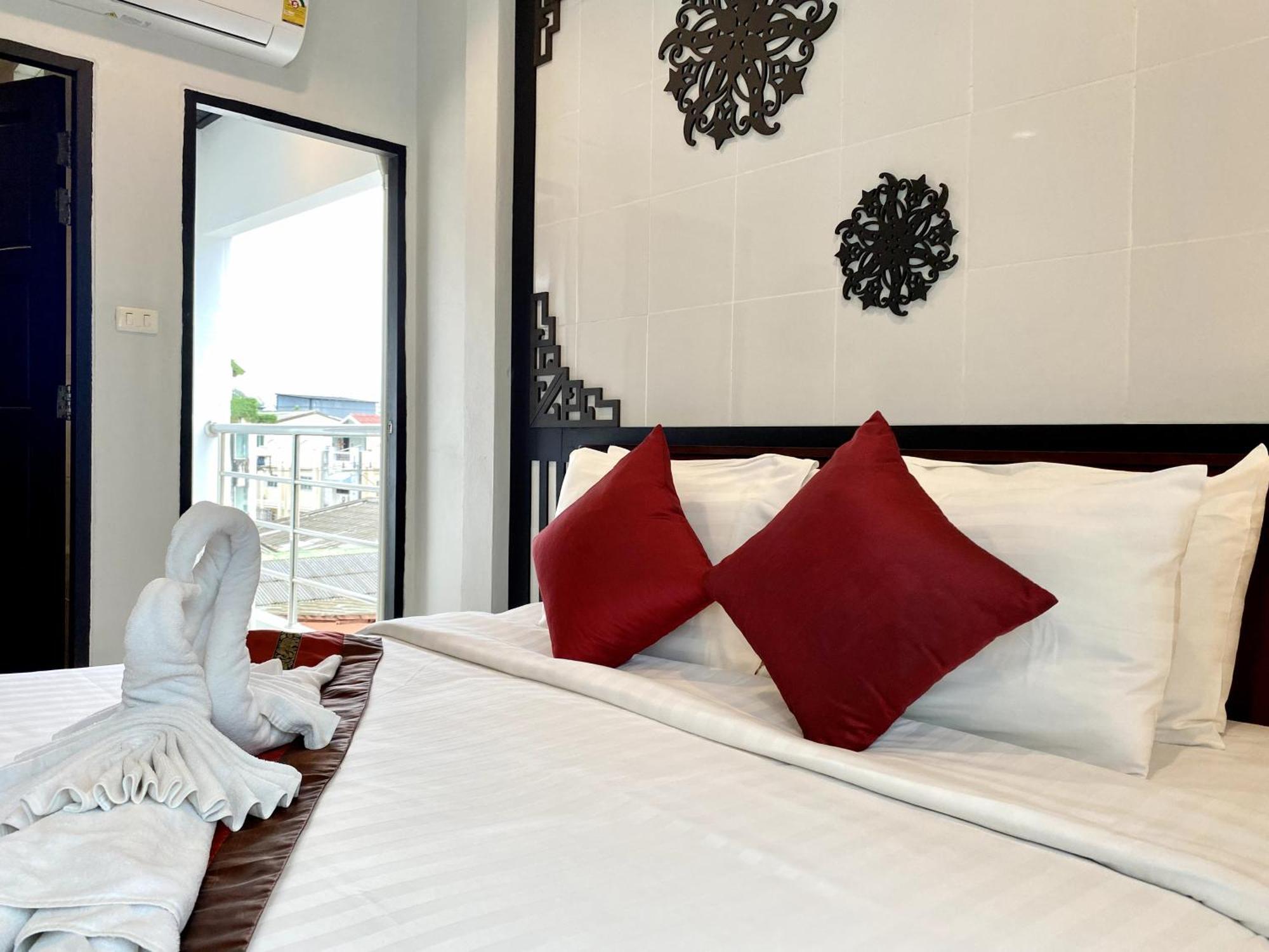 Sunray Beach Hotel Patong Kültér fotó