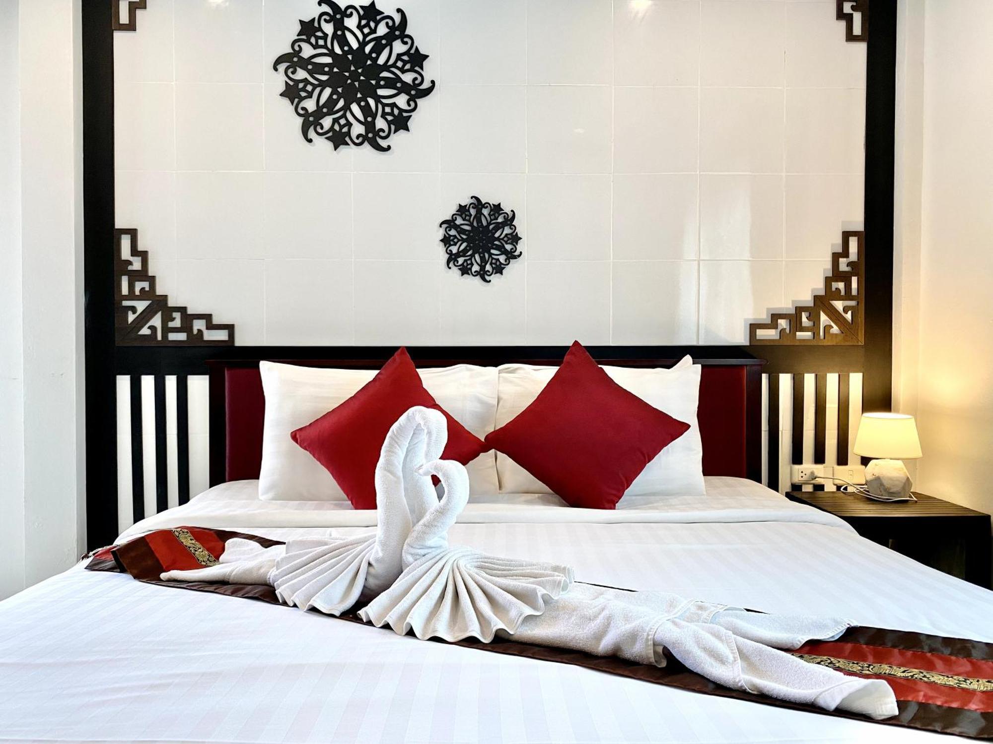 Sunray Beach Hotel Patong Kültér fotó