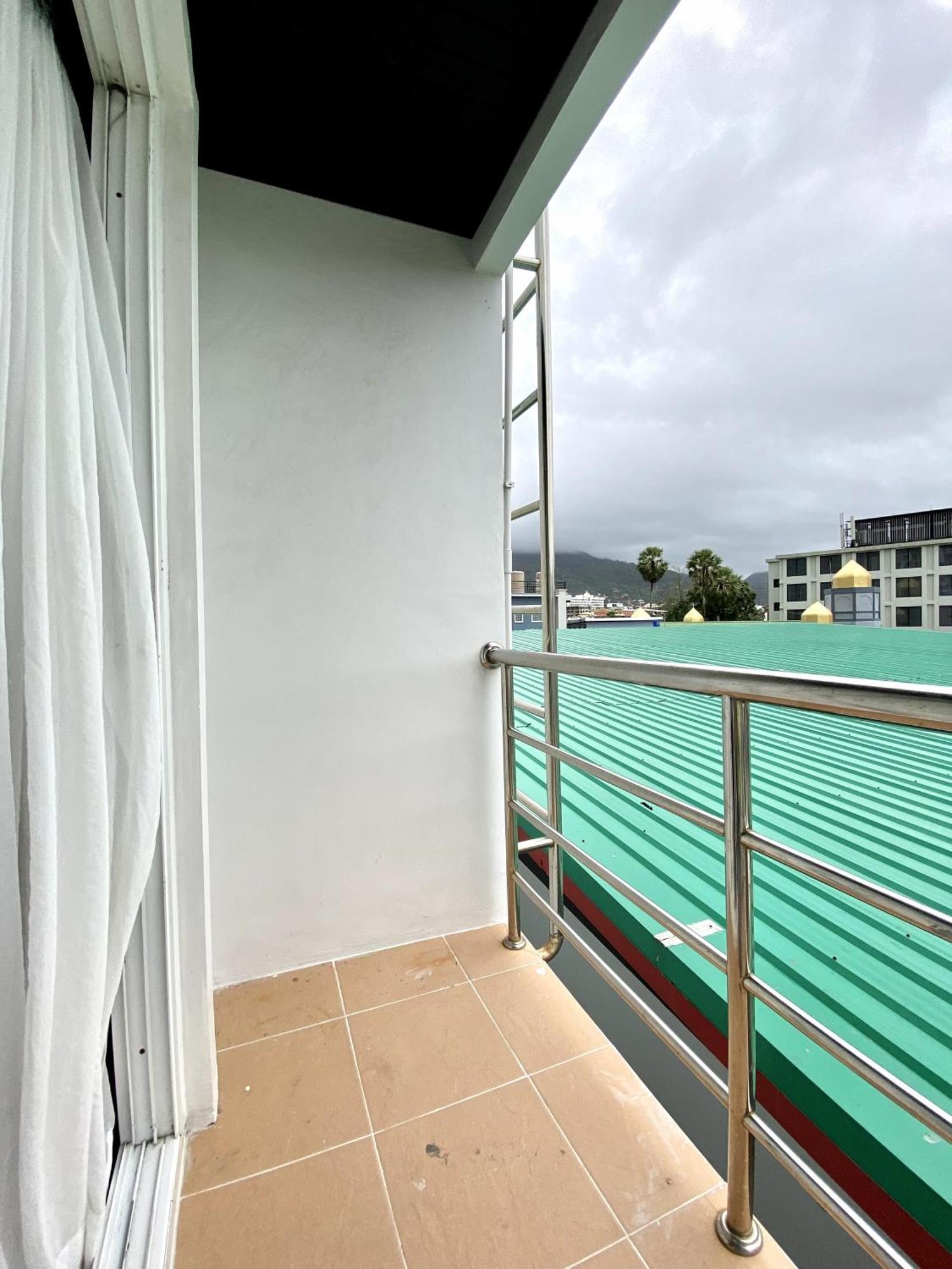 Sunray Beach Hotel Patong Kültér fotó