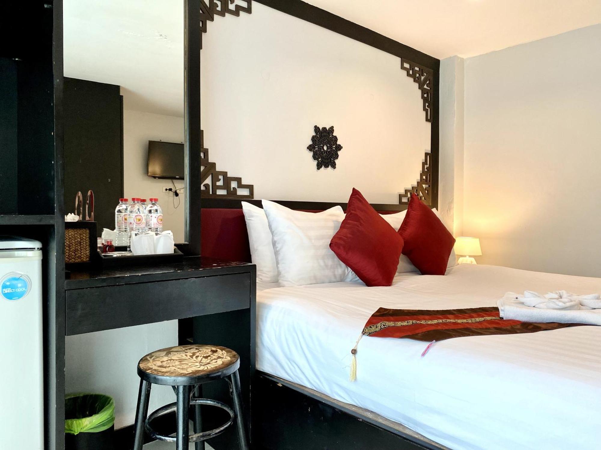 Sunray Beach Hotel Patong Kültér fotó