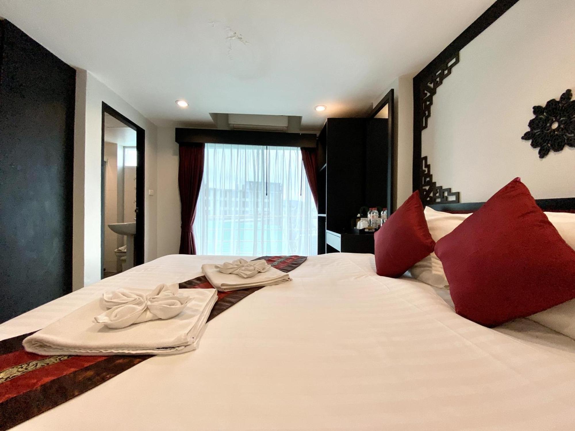 Sunray Beach Hotel Patong Kültér fotó