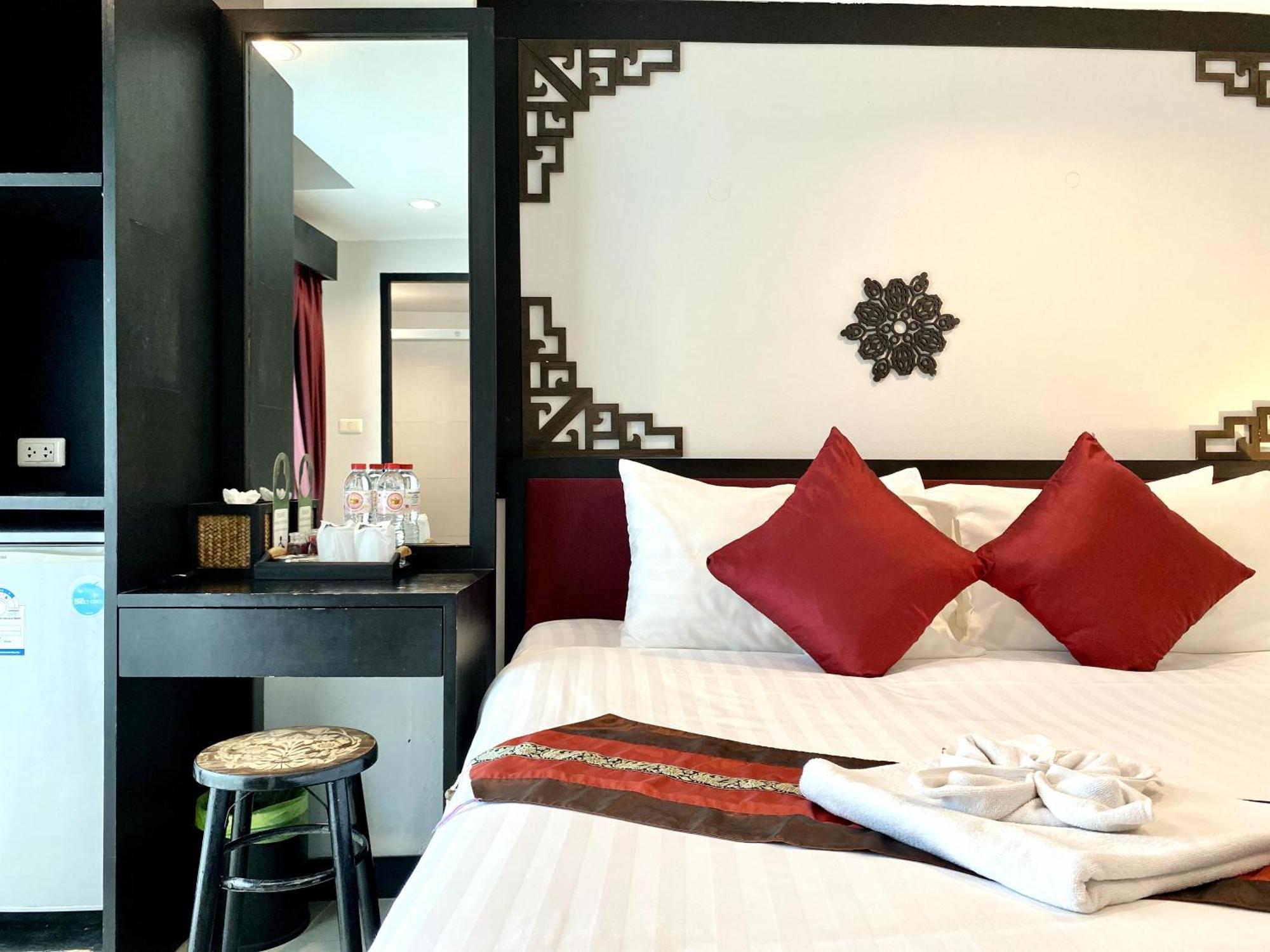 Sunray Beach Hotel Patong Kültér fotó