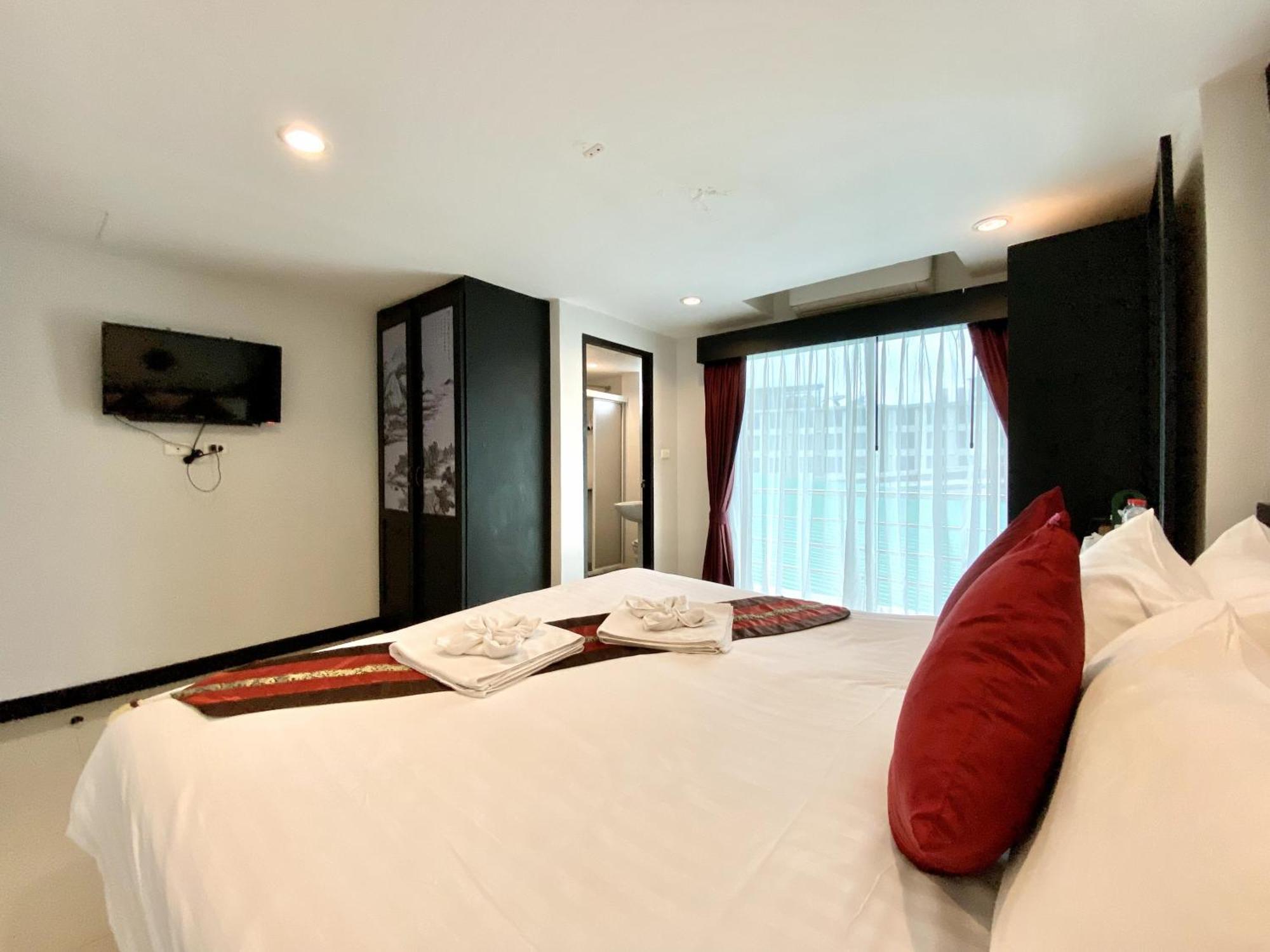 Sunray Beach Hotel Patong Kültér fotó