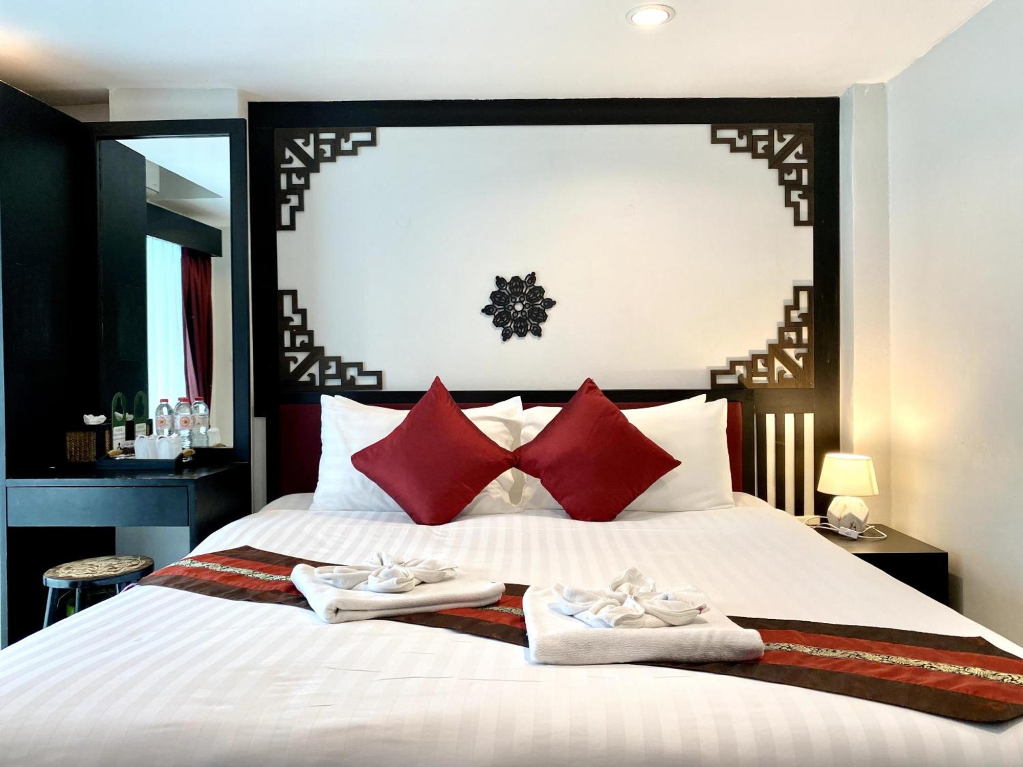 Sunray Beach Hotel Patong Kültér fotó